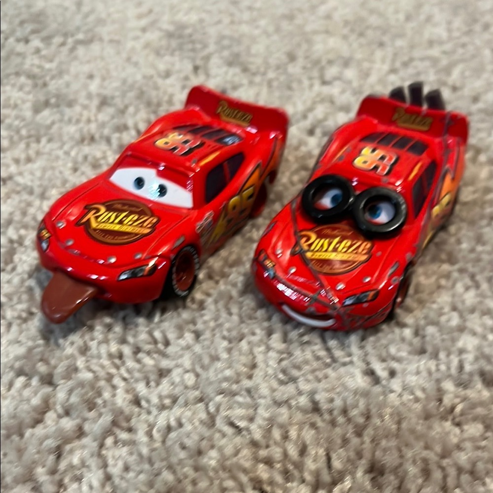 Disney Cars Lightning McQueen Twin Pack - Red